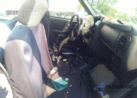 2000 Chevrolet S-10 из США, поврежденный, VIN 1GCCS1457YK218567